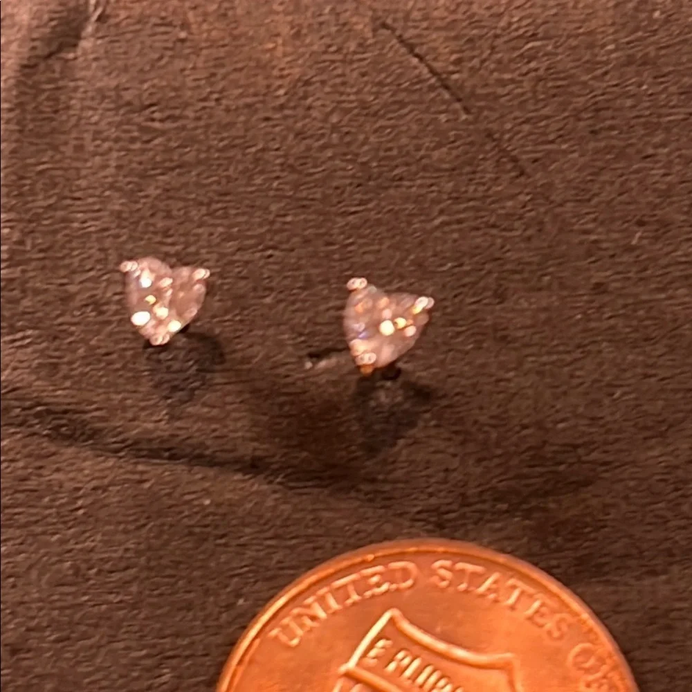 NWOT Heart Cubic Zirconia Stud Earrings 3mm Never Worn, NEW!!